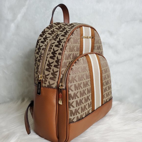 MICHAEL KORS MEDIUM ABBEY BACKPACK - Picture 3 of 7